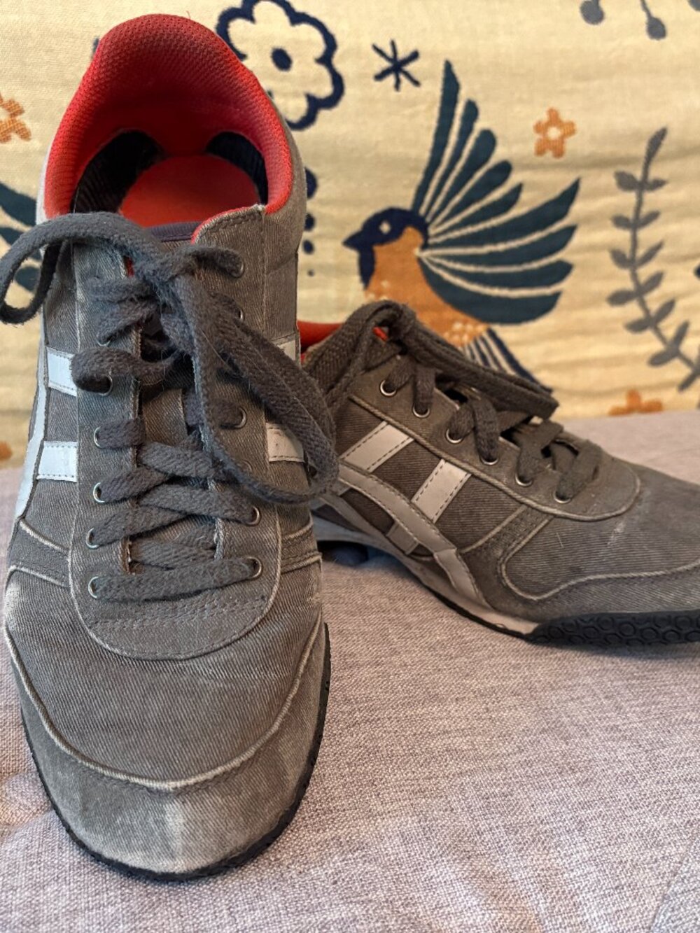 Onitsuka Tiger tennis shoes - size 7 in mens, so about size 8 or 8.5 womens